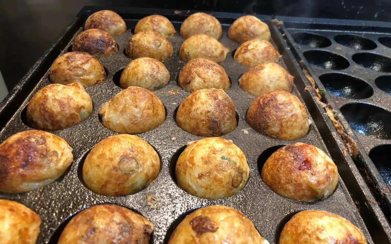 梅田・お初天神で出汁たこ焼きを味わう|あま福の一皿ガイド